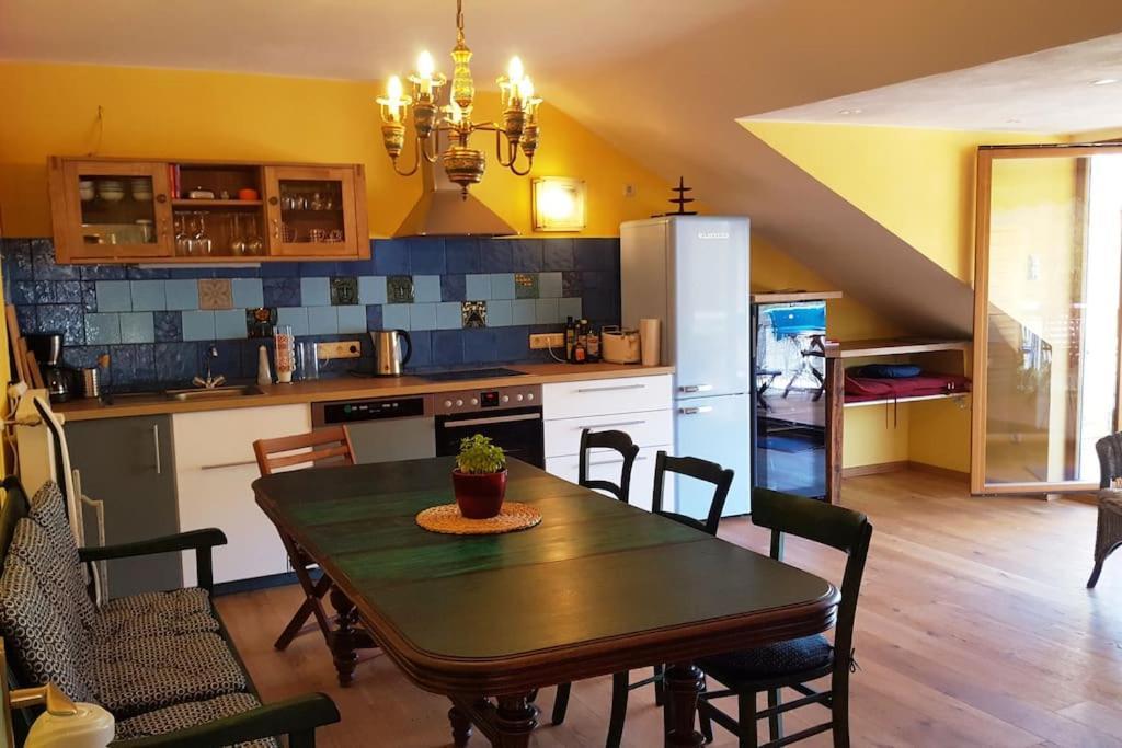 Casa Barzen - Stilvoll Urlauben An Der Mosel Apartment Райл Екстериор снимка