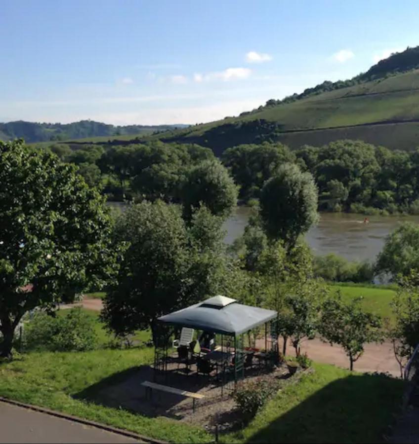 Casa Barzen - Stilvoll Urlauben An Der Mosel Apartment Райл Екстериор снимка