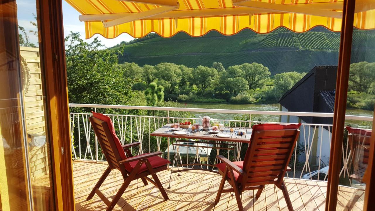 Casa Barzen - Stilvoll Urlauben An Der Mosel Apartment Райл Екстериор снимка