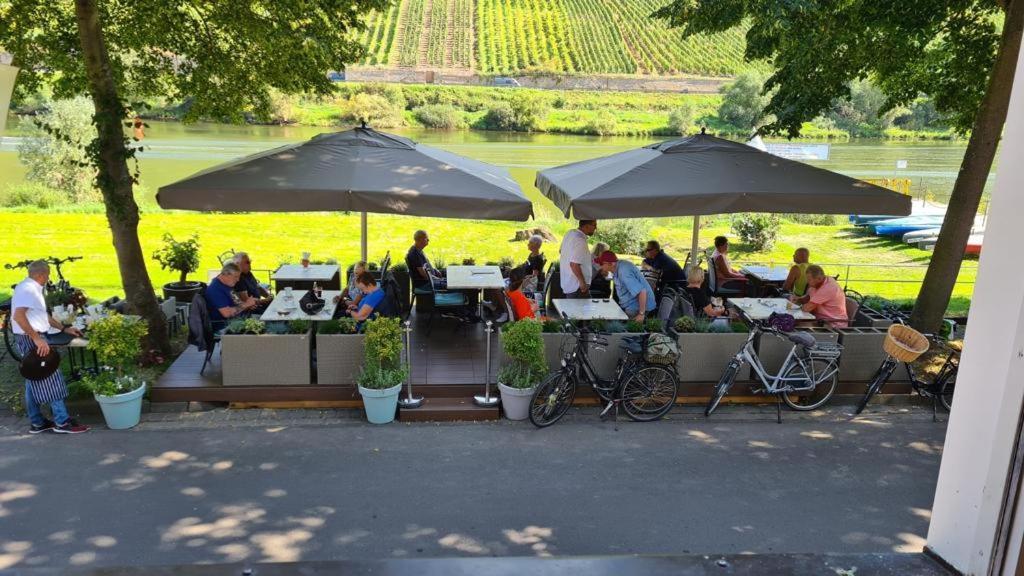 Casa Barzen - Stilvoll Urlauben An Der Mosel Apartment Райл Екстериор снимка